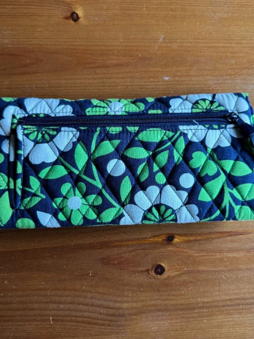 Vera Bradley Lucky You Trifold Magnetic Closure Wallet Green Navy Print Floral
